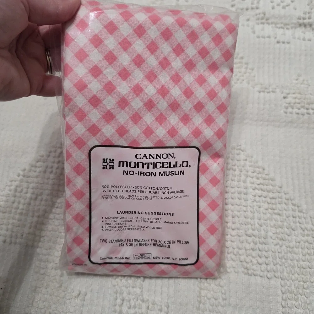 Vintage NOS Cannon Monticello No Iron Muslim Standard Pillowcase Set